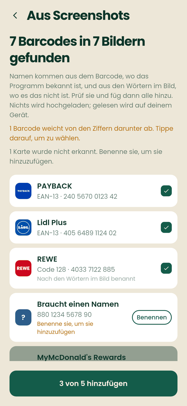 Der Bildschirm zum Sammelimport, der fünf Barcodes aus sieben Bildern liest, mit einem Hinweis auf ein Programm mit wechselndem Code