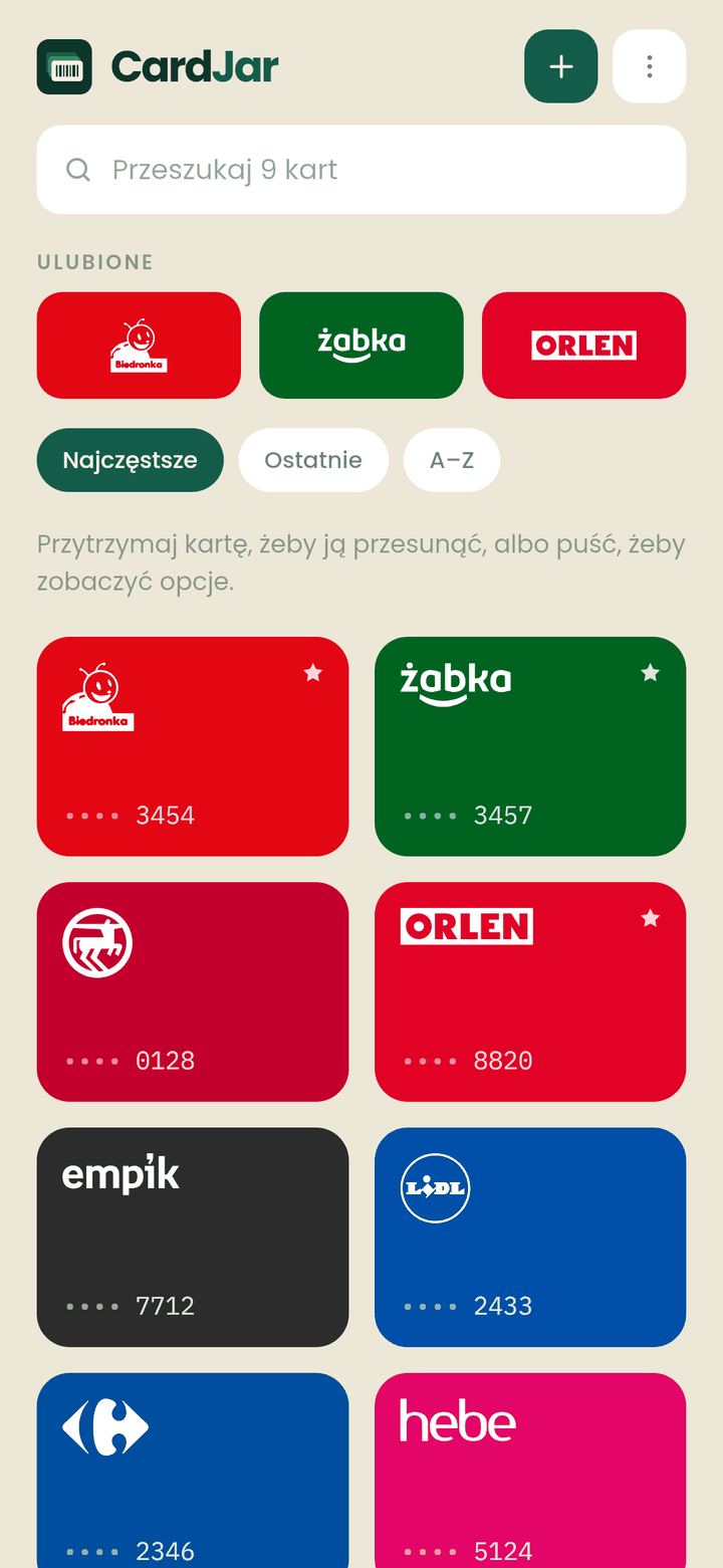 Ekran główny CardJar: siatka kart lojalnościowych w kolorach sieci handlowych, z Moja Biedronka, Żappka i Lidl Plus jako ulubionymi